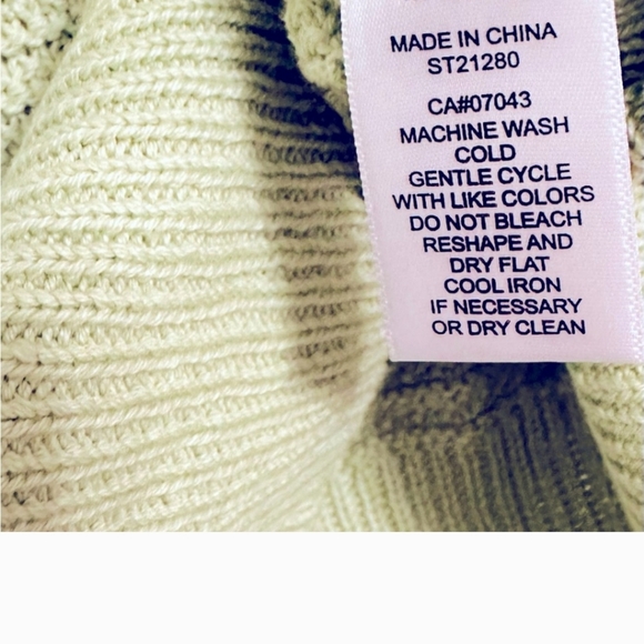 #454🆕️[L] knit top - Picture 4 of 5